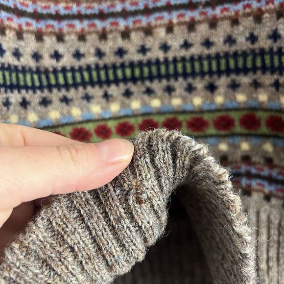 Vintage Scottish Wool Fair isle Sweater - Picture 7 of 7
